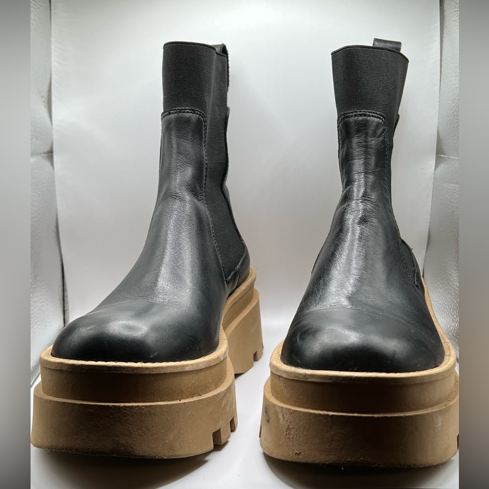 Steve Madden Chelsea Boot Size 9